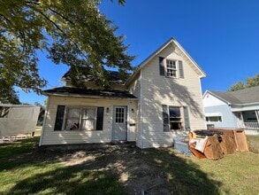 Building Photo - 906 Martin St