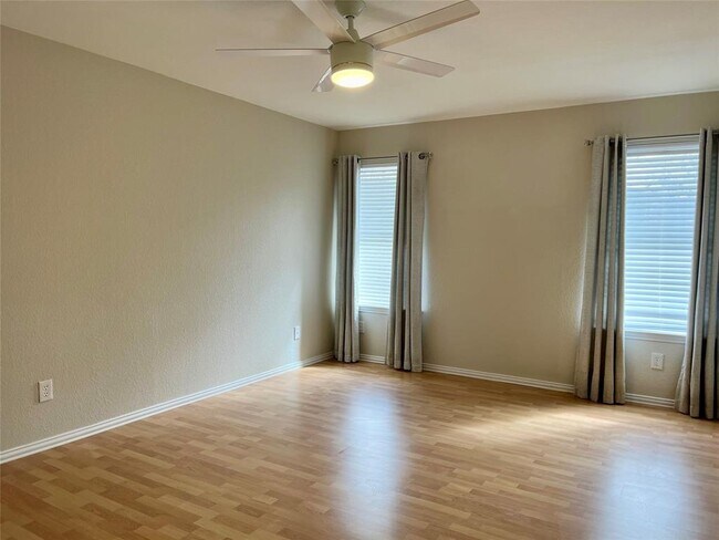 Foto del edificio - 8709 Cretys Cove