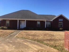 Building Photo - 10 Pecan Ln