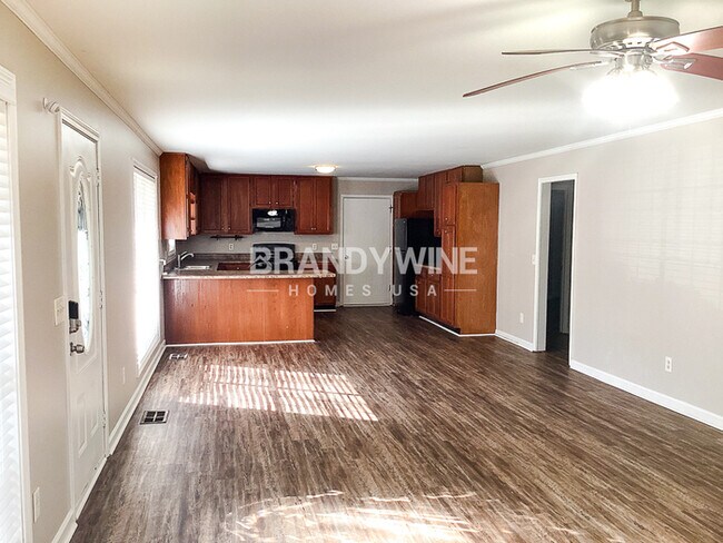 Building Photo - One half month FREE RENT