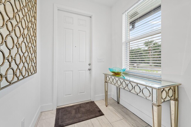 Building Photo - 17868 Limestone Creek Rd