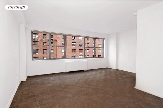 Building Photo - 230 E 79th St