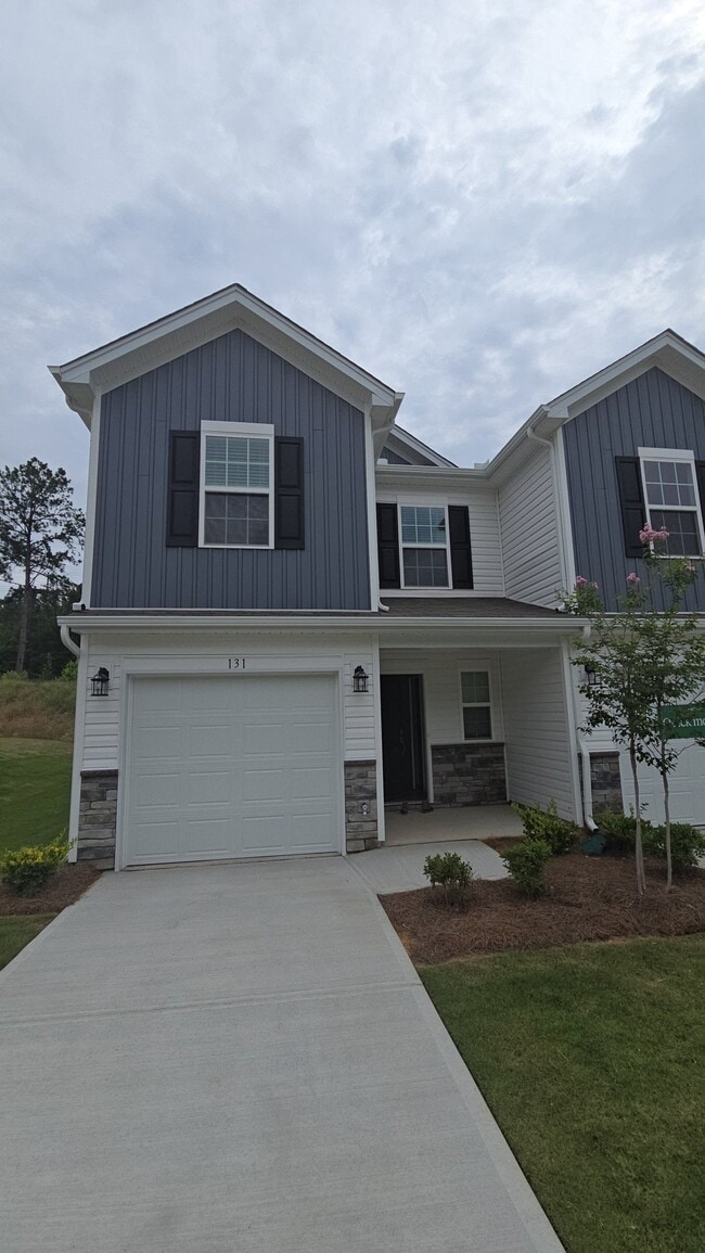 Building Photo - 131 Tango Dr