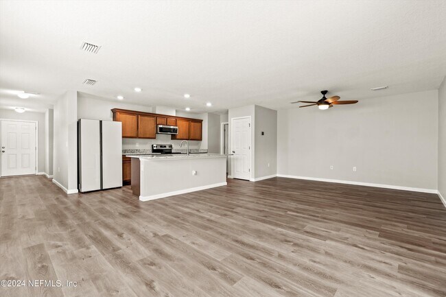 Foto del edificio - 167 Fallen Oak Tr