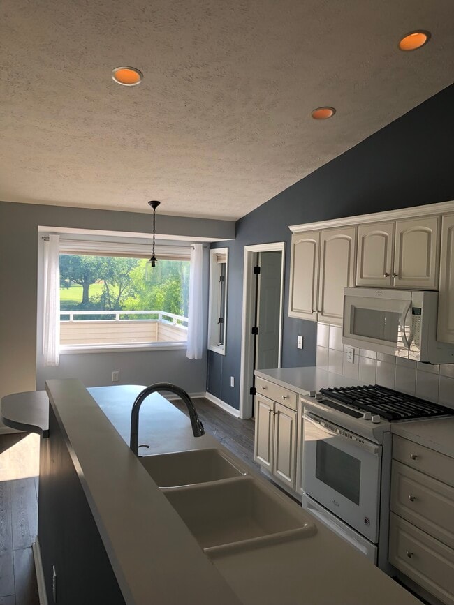 Building Photo - 1311 Gleneagle Trl