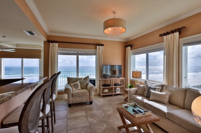 Foto del edificio - Oceanfront Condo 2 bed/ 2ba Beautifully De...