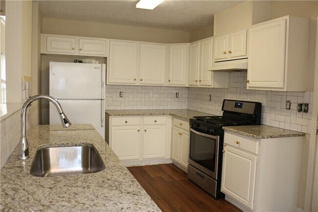 Building Photo - 910 Brushy Creek Ct