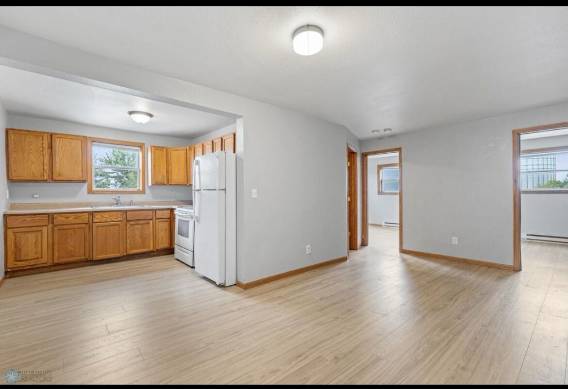 Foto principal - 214 Parke Ave S