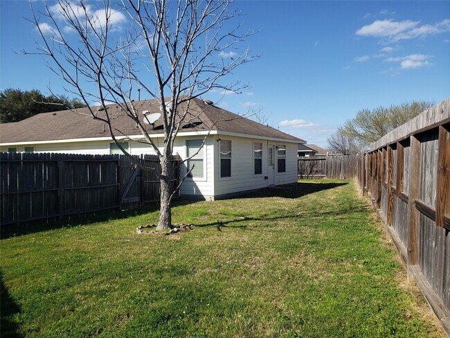 Foto del edificio - 7302 Legacy Pines Dr