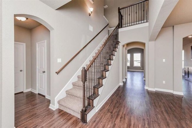 Foto del edificio - For Rent: 4 bed/2.5 bath in China Spring ISD