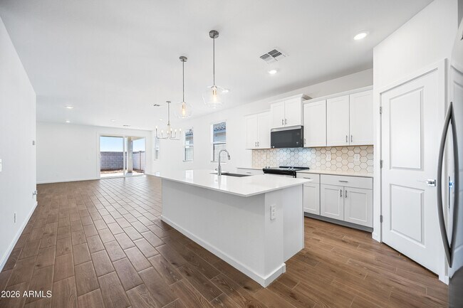 Building Photo - 7505 E Cozy Cottage Ln