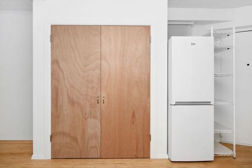 Foto del edificio - 423 E 9th St