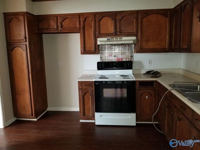 Building Photo - 2815 Coosa Cir NW