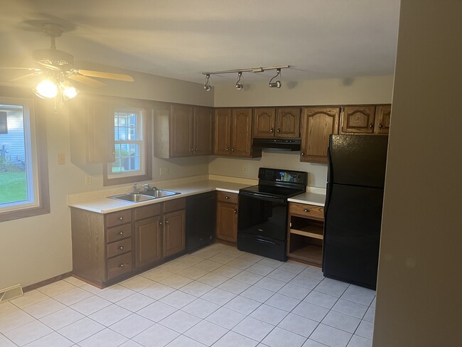 Building Photo - 273 Morningside Dr