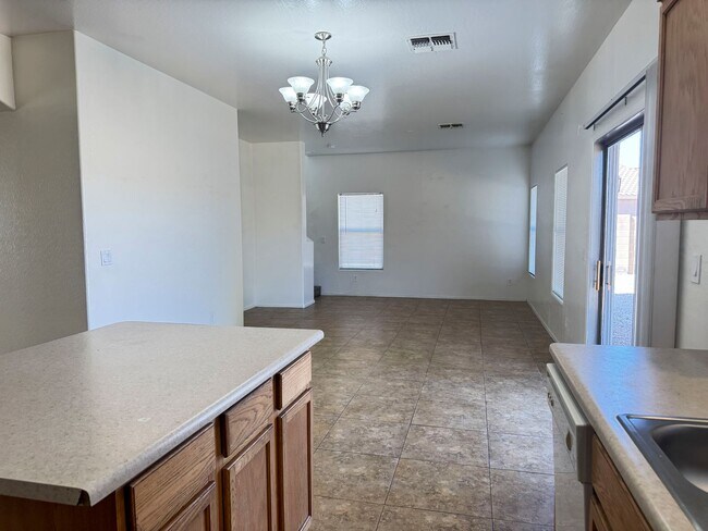 Building Photo - Queen Creek 4 bed 2.5 bath For rent