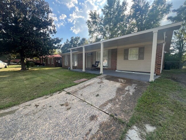 Building Photo - 3502 Willow Ln