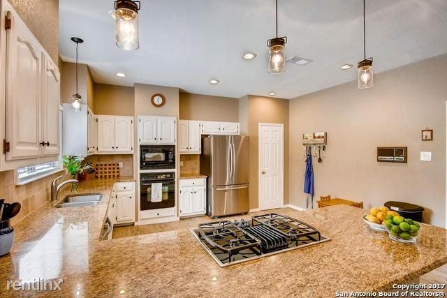 Foto principal - 12823 Castle Bend St