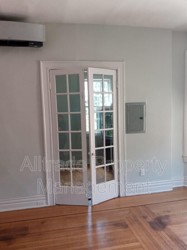 Building Photo - 422 Belgravia Ct
