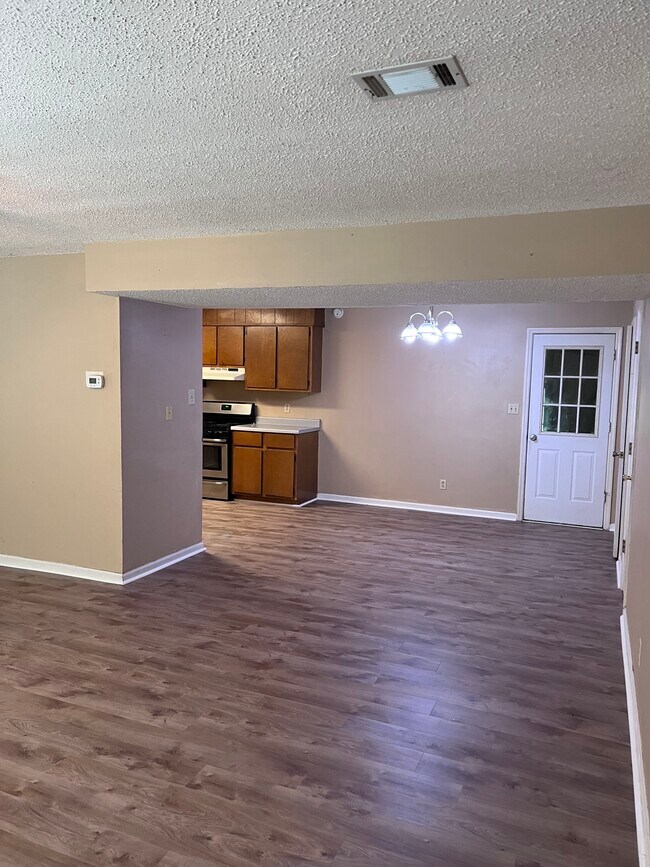 Foto del edificio - 103 Murdock Ln