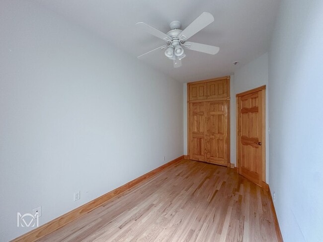 Building Photo - 324 W 77th St