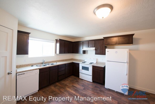 Foto del edificio - 3 br, 2.5 bath House - 14394 S Firgrove Way