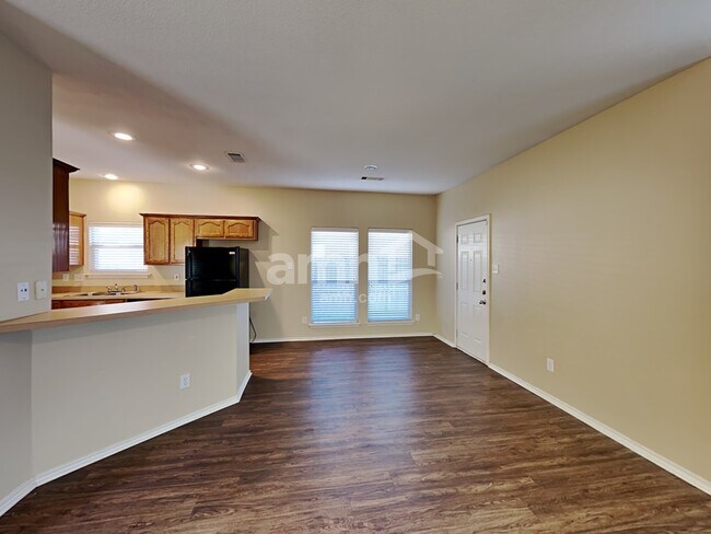 Foto del edificio - 1136 Browntop St