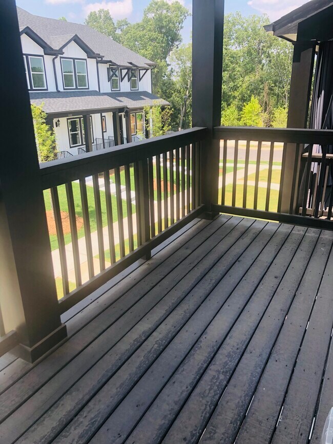 Deck - 501 Hampton Xing