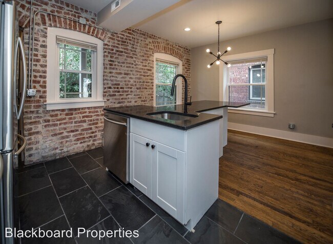 Building Photo - 618 N 33rd St