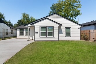Building Photo - 5405 Chennault Rd
