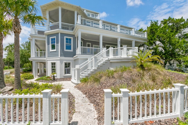 Building Photo - 681 Ocean Palm Way