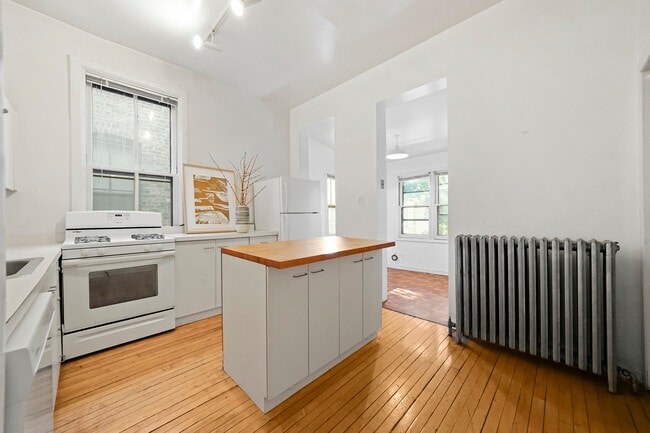 Foto del edificio - 2141 W Caton St