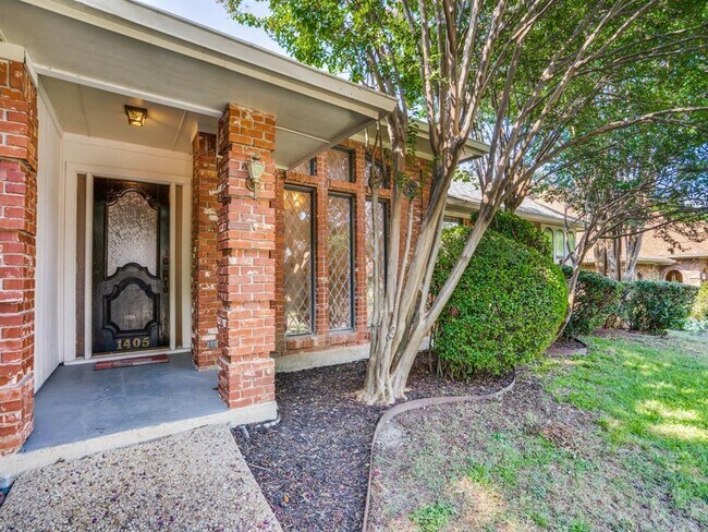 Building Photo - 1405 Harrington Dr