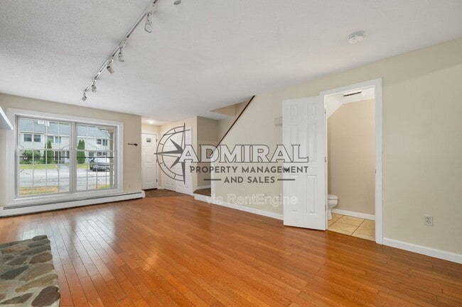Building Photo - 65 Woodland Green