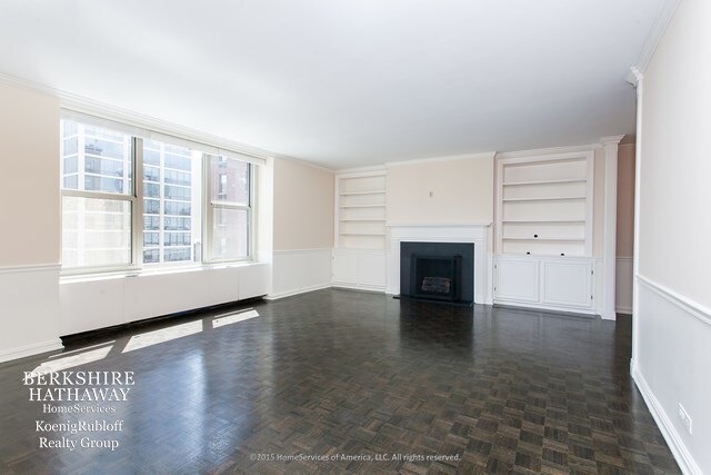 Building Photo - 1325 N State Pkwy