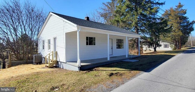 Building Photo - 252 Jenny Wren Dr