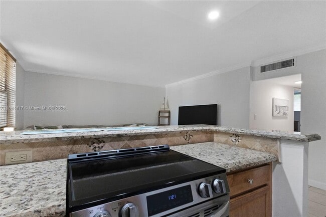 Foto del edificio - 2400 NE 10th St