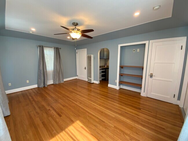 Foto del edificio - 10470 Kinnard Ave
