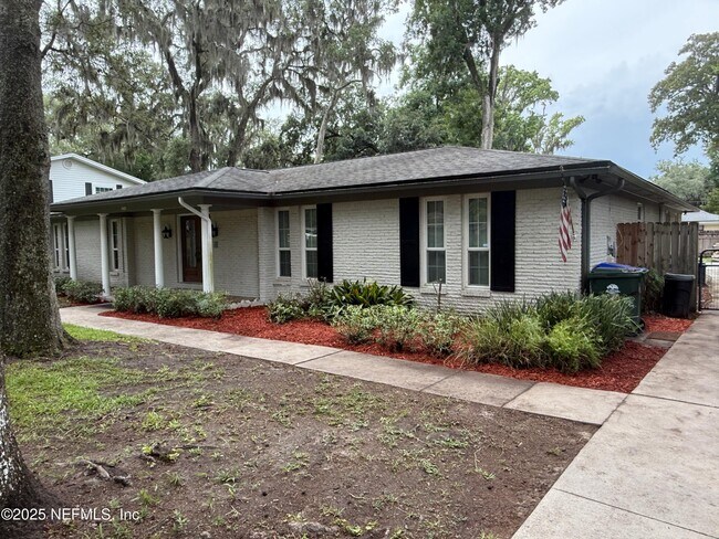Foto del edificio - 2374 Stafford Dr