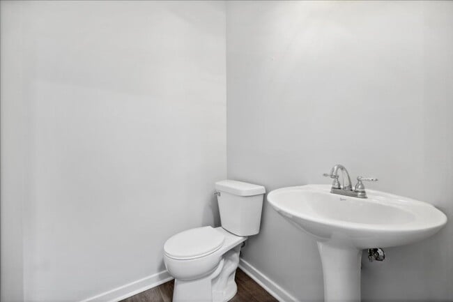 Building Photo - Two Story Townhome with Two Master Suites