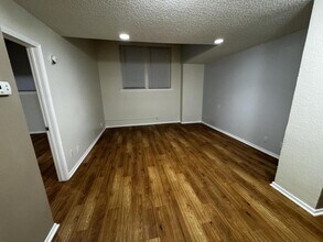 Building Photo - 103 E Central Ave