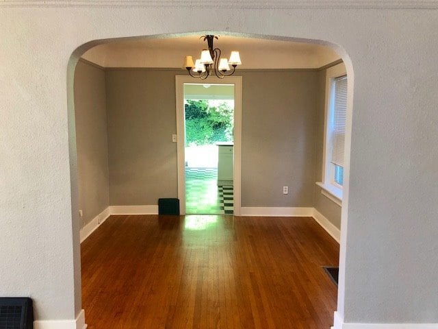 Building Photo - Madrona Charmer!