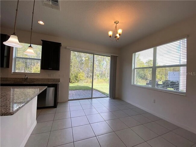 Foto del edificio - Beautiful End Unit Townhome Near Lake Nona...