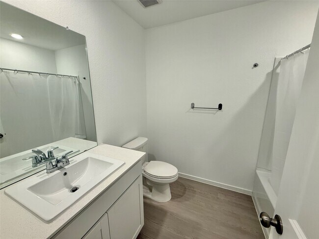 Building Photo - 31506 Pianella Ln