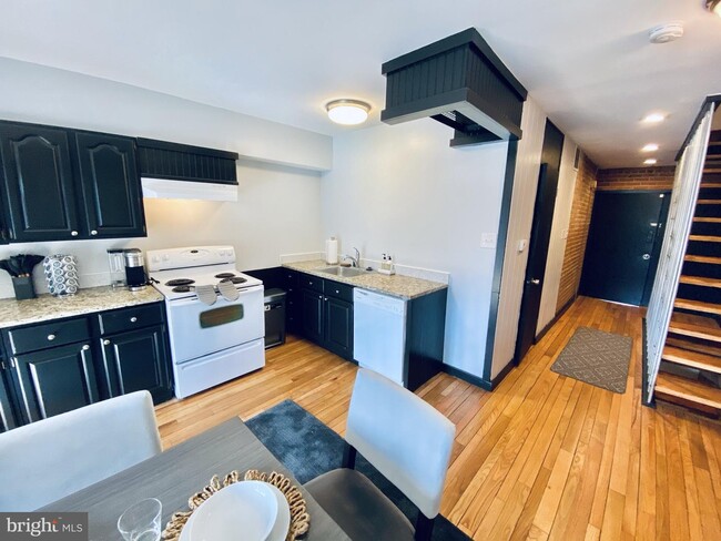 Foto del edificio - 3526 Water St NW
