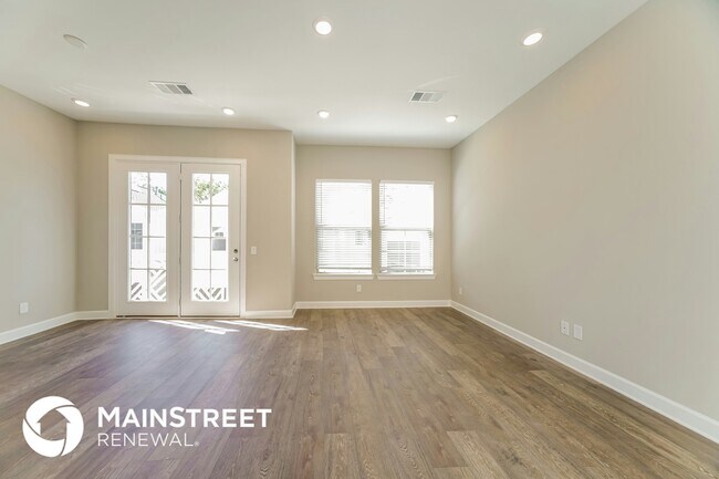 Foto del edificio - 5106 Royal Heath Dr