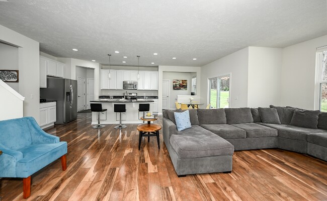 Foto del edificio - 4816 Lake View Dr