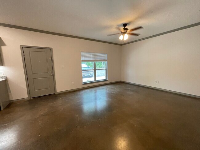 Foto del edificio - 4074 County Rd 152 W