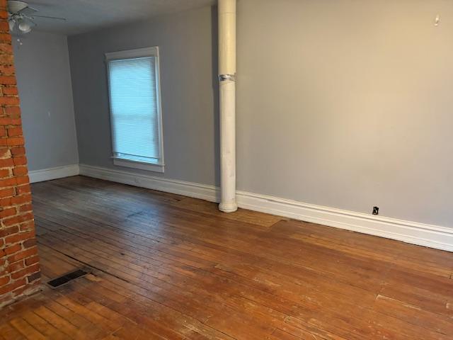 Foto del edificio - 591 Greissing Terrace