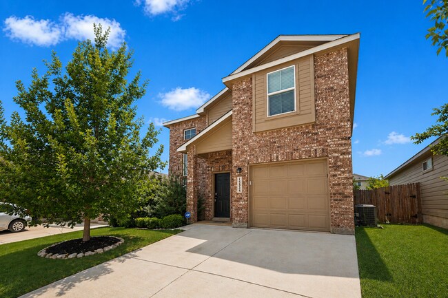 Foto del edificio - Spacious 4BR w/ Private Yard, Game Room & Primary Suite Downstairs | Appliances Included