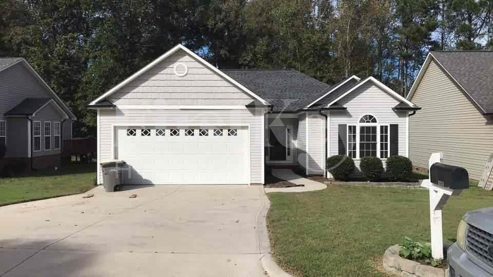 Foto principal - 2215 Charles Towne Ct